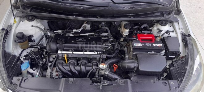 Hyundai Accent 2013, 227,856 km - 1.4 л - Tovuz