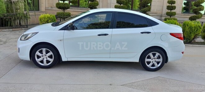 Hyundai Accent 2013, 227,856 km - 1.4 л - Tovuz