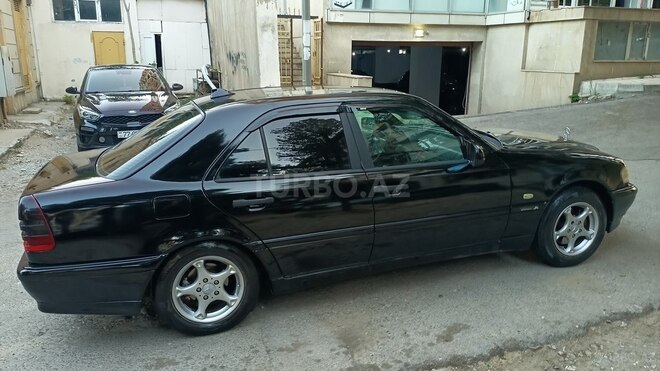 Mercedes C 220 1998, 270,000 km - 2.2 l - Bakı