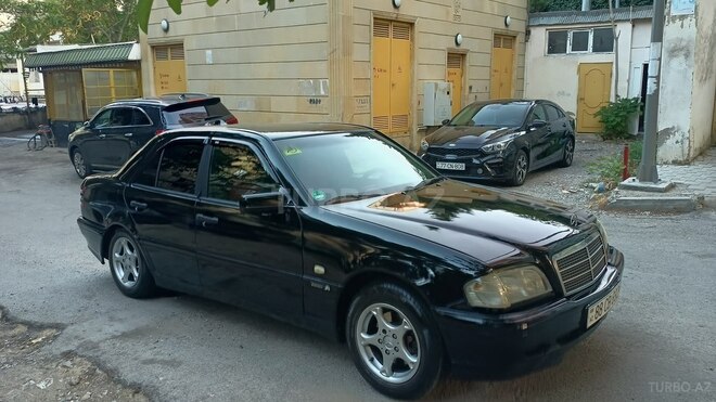 Mercedes C 220 1998, 270,000 km - 2.2 l - Bakı