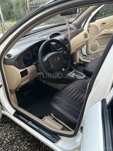 Nissan Sunny 2010, 386,000 km - 1.6 л - Lənkəran