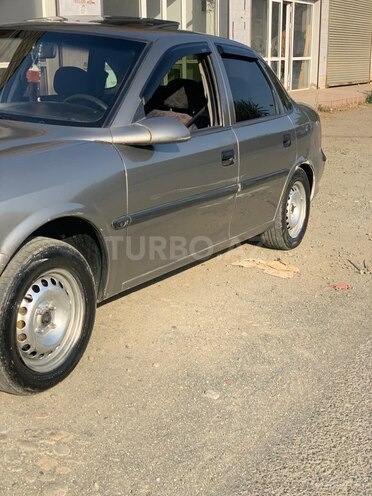 Opel Vectra 1996, 300,000 km - 1.8 l - Masallı