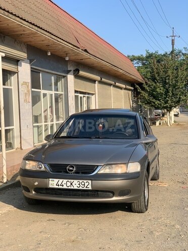 Opel Vectra 1996, 300,000 km - 1.8 l - Masallı