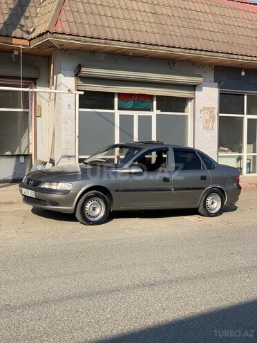 Opel Vectra 1996, 300,000 km - 1.8 l - Masallı