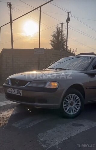 Opel Vectra 1996, 300,000 km - 1.8 l - Masallı