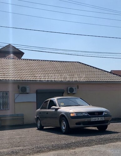 Opel Vectra 1996, 300,000 km - 1.8 l - Masallı