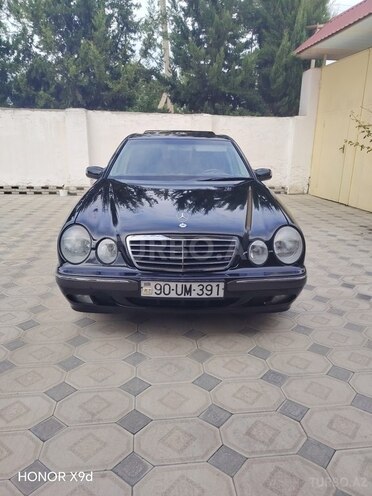 Mercedes E 240 2001, 302,000 km - 2.4 l - Qazax