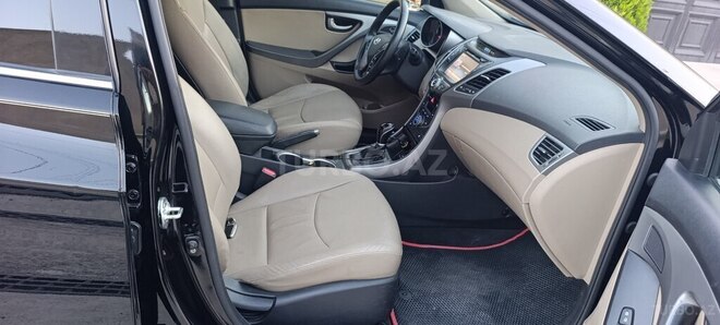 Hyundai Elantra 2015, 120,392 km - 1.8 l - Bakı