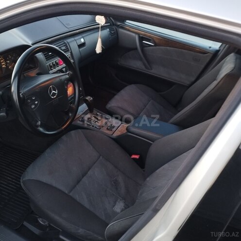 Mercedes E 270 1999, 384,000 km - 2.7 l - Bakı