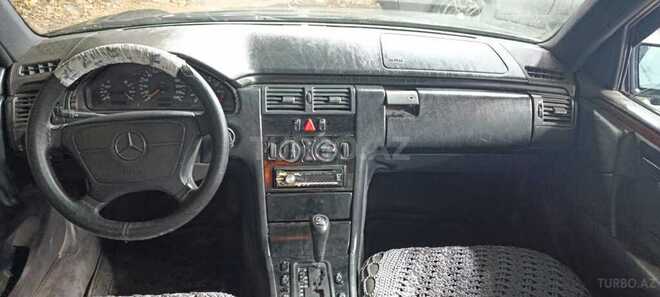 Mercedes E 230 1997, 341,400 km - 2.3 l - Bakı