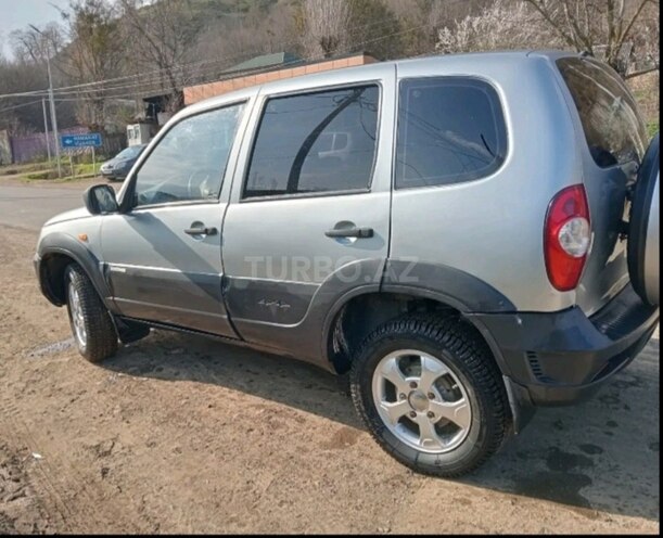 Chevrolet Niva 2013, 402,000 km - 1.7 l - Lerik