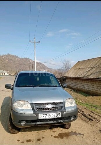 Chevrolet Niva 2013, 402,000 km - 1.7 l - Lerik