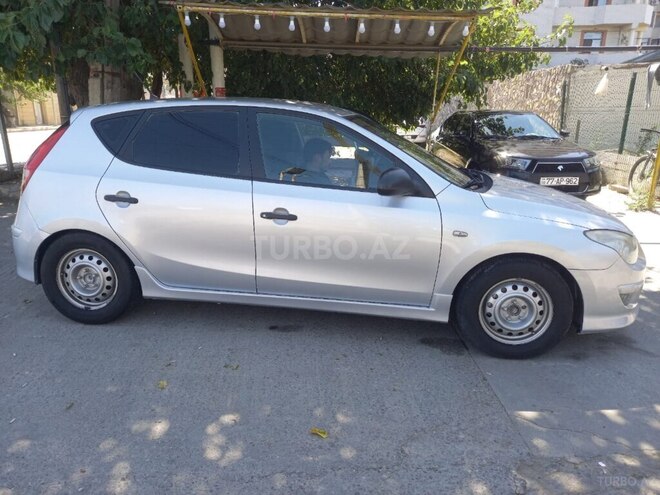Hyundai i30 2010, 400,000 km - 1.4 л - Bakı