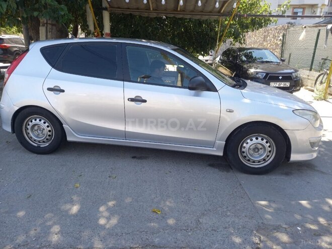 Hyundai i30 2010, 400,000 km - 1.4 л - Bakı