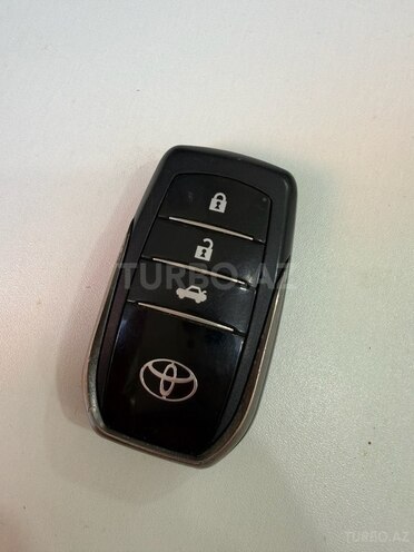 Toyota Land Cruiser Prado 2010, 282,000 km - 2.7 л - Bakı