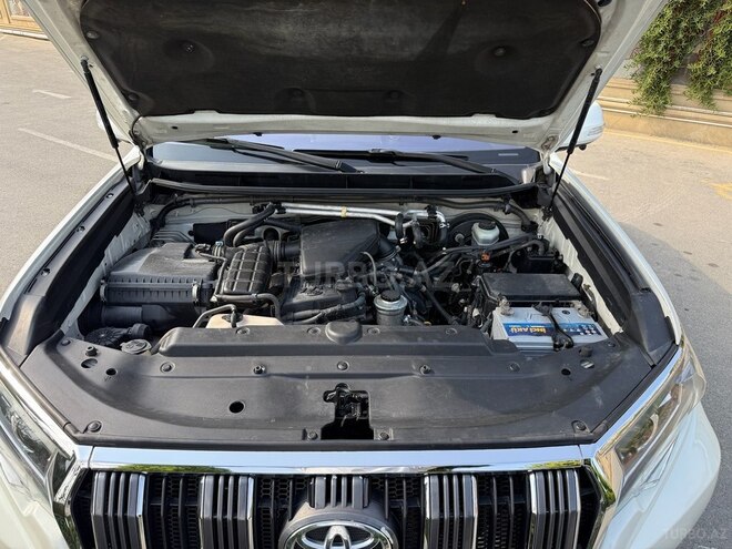 Toyota Land Cruiser Prado 2010, 282,000 km - 2.7 л - Bakı