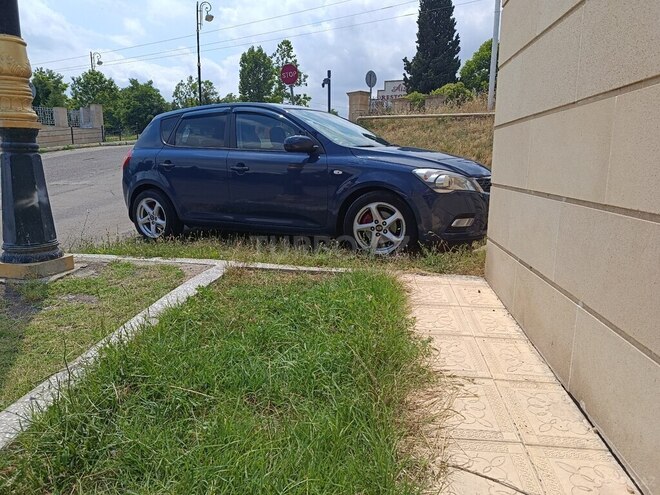 Kia Ceed 2009, 244,256 km - 1.4 л - Göygöl