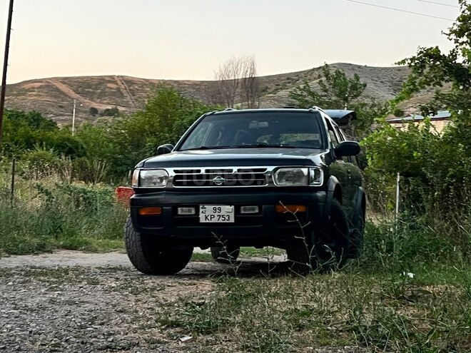 Nissan Pathfinder 1999, 225,000 km - 3.3 l - 
