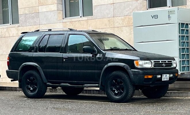 Nissan Pathfinder 1999, 225,000 km - 3.3 l - 