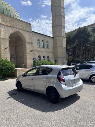 Toyota Aqua 2017, 195,000 km - 1.5 л - Bakı