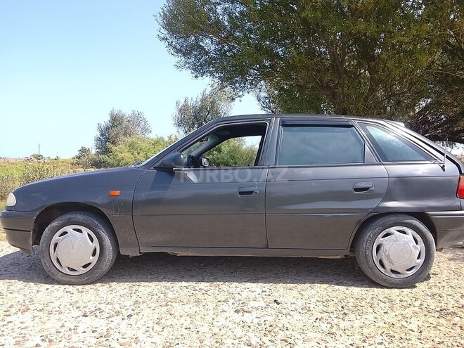 Opel Astra 1997, 250,000 km - 1.6 l - Bakı