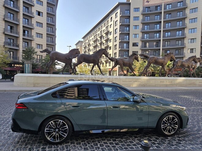 BMW 530 2025, 11,000 km - 2.0 л - Bakı