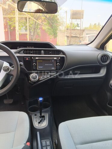 Toyota Prius C 2015, 300,000 km - 1.5 л - Xaçmaz