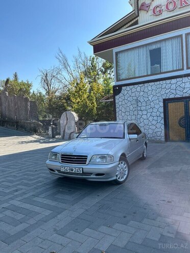 Mercedes C 220 1999, 796,104 km - 2.2 л - Sabirabad
