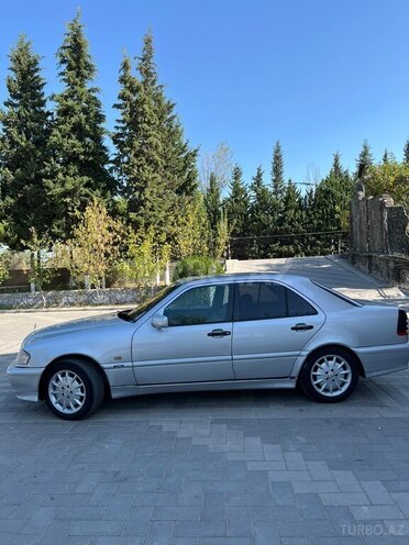 Mercedes C 220 1999, 796,104 km - 2.2 л - Sabirabad