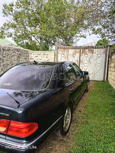 Mercedes E 240 1999, 327,000 km - 2.4 l - Qax