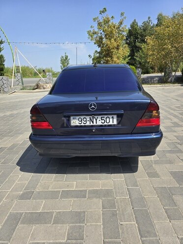 Mercedes C 200 2000, 499,551 km - 2.2 л - Sabirabad