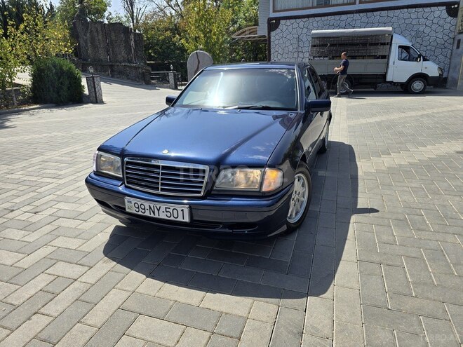 Mercedes C 200 2000, 499,551 km - 2.2 л - Sabirabad