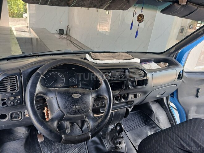 Ford Transit 1999, 536,517 km - 2.5 l - Salyan