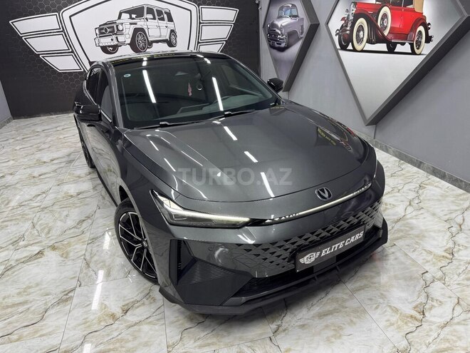 Changan  2025, 38,000 km - 1.5 l - Bakı