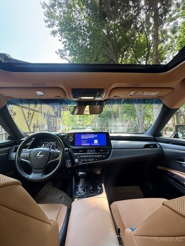 Lexus ES 300h 2023, 77,000 km - 2.5 l - Bakı