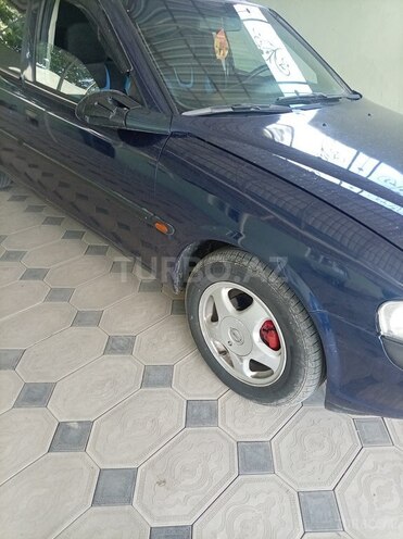 Opel Vectra 1998, 333,558 km - 1.6 l - Qazax