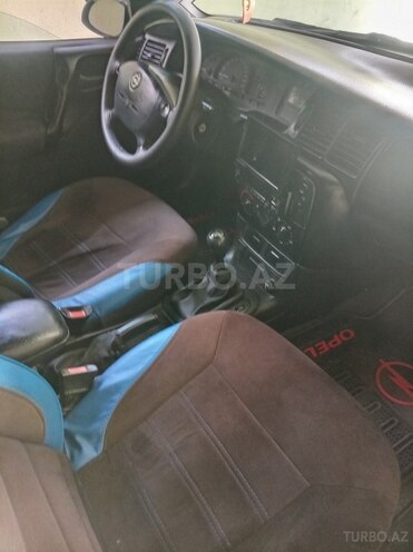 Opel Vectra 1998, 333,558 km - 1.6 l - Qazax
