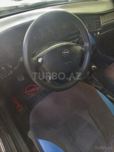 Opel Vectra 1998, 333,558 km - 1.6 l - Qazax