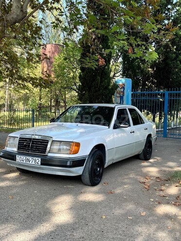 Mercedes  1991, 250,000 km - 2.0 л - Ağcabədi