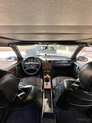 Mercedes  1991, 250,000 km - 2.0 л - Ağcabədi