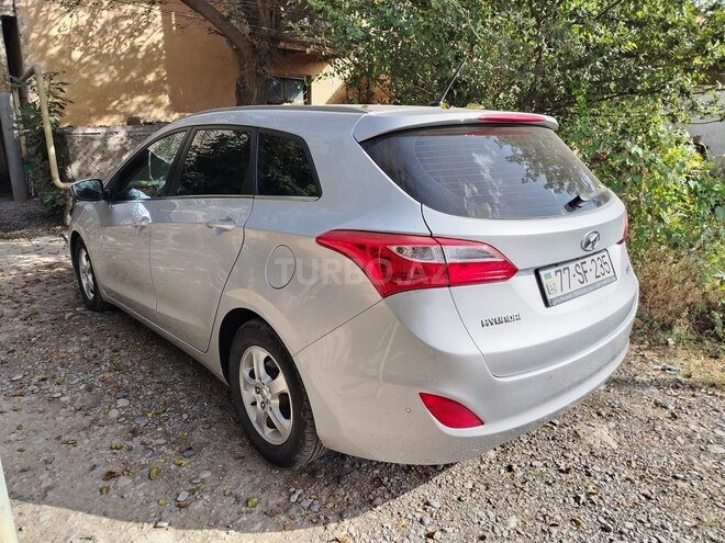 Hyundai i30 2015, 249,000 km - 1.6 l - Salyan