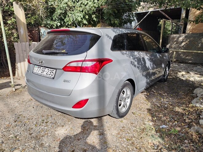 Hyundai i30 2015, 249,000 km - 1.6 l - Salyan