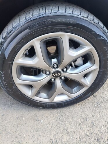 Kia Sorento 2015, 296,000 km - 2.0 л - Qazax