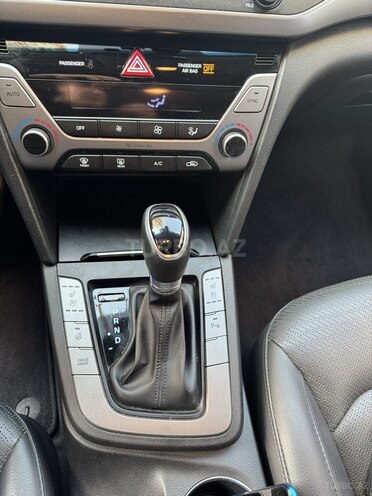 Hyundai Avante 2018, 70,300 km - 1.6 l - Bakı