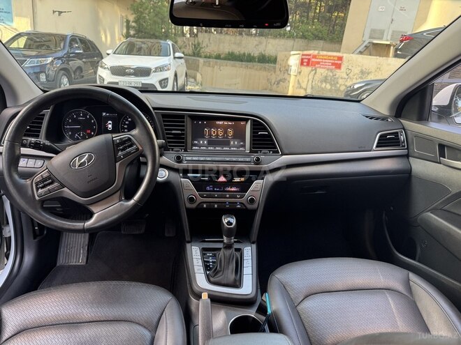 Hyundai Avante 2018, 70,300 km - 1.6 l - Bakı