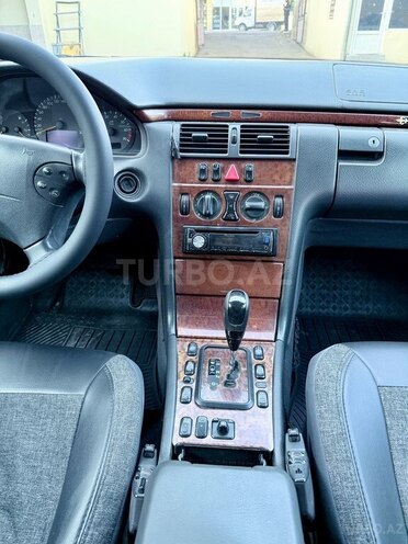 Mercedes E 280 1999, 337,000 km - 2.8 l - Gəncə