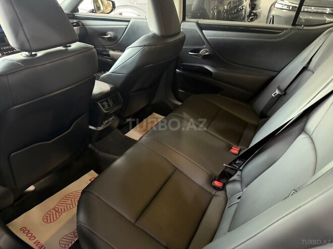 Lexus ES 300h 2023, 51,000 km - 2.5 l - Bakı