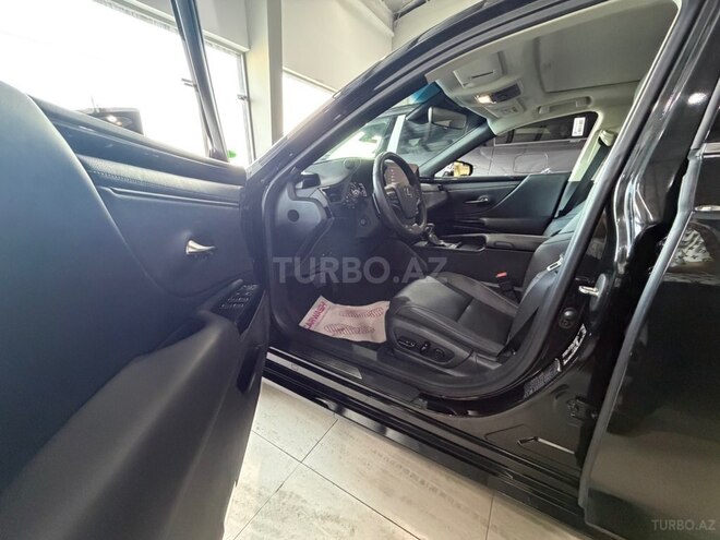 Lexus ES 300h 2023, 51,000 km - 2.5 l - Bakı