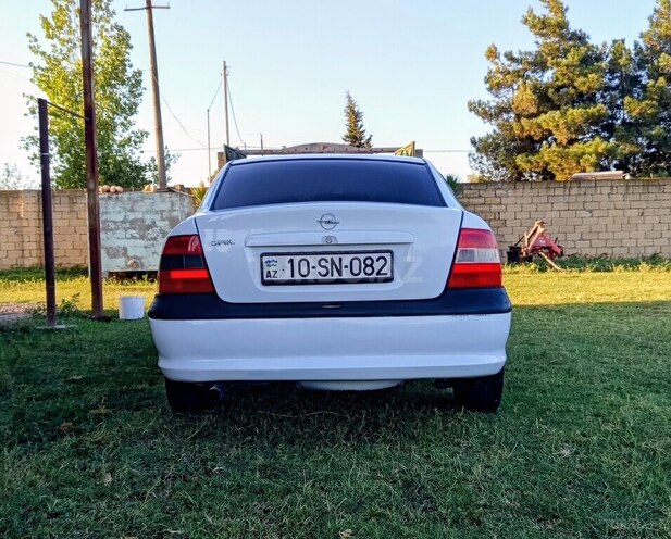 Opel Vectra 1996, 292,000 km - 1.8 l - İmişli
