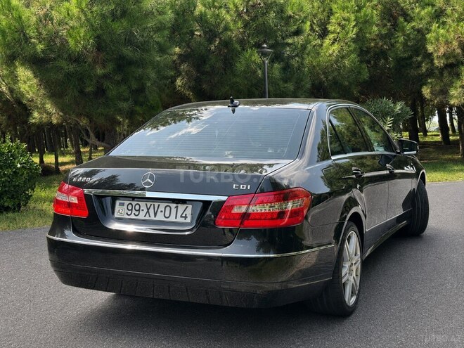 Mercedes E 220 2011, 268,000 km - 2.1 л - Bakı